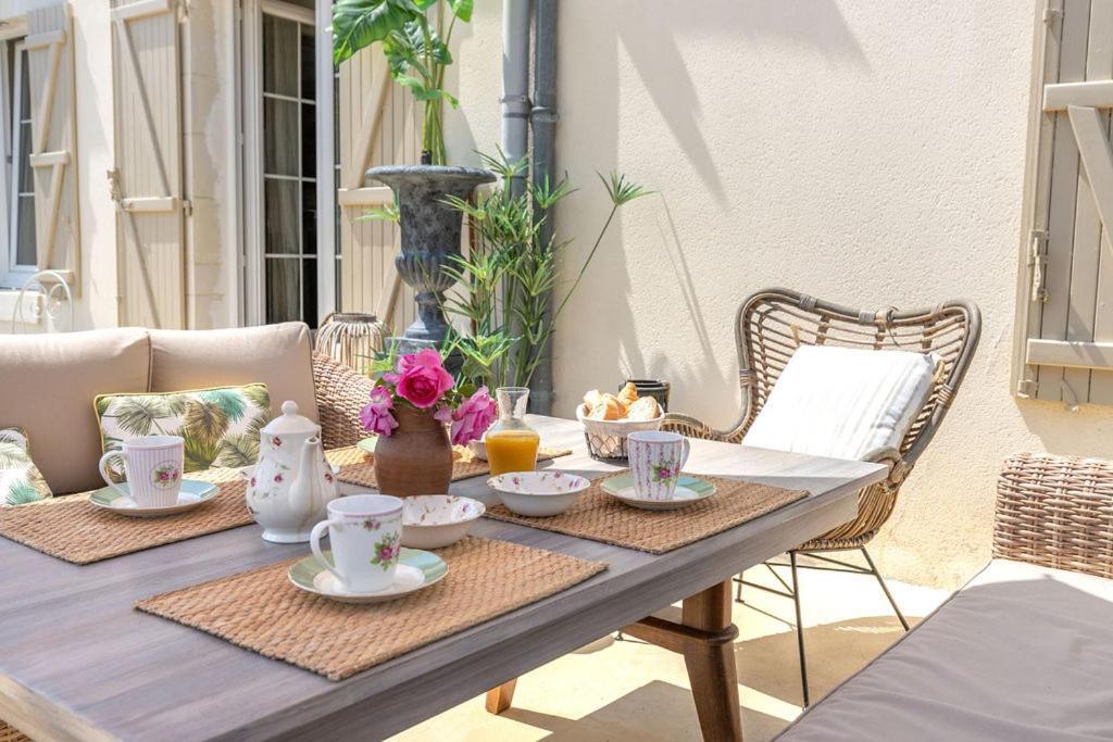 Le Clos Des Roses Chambres Et Tables D Hotes Meusnes Exterior foto